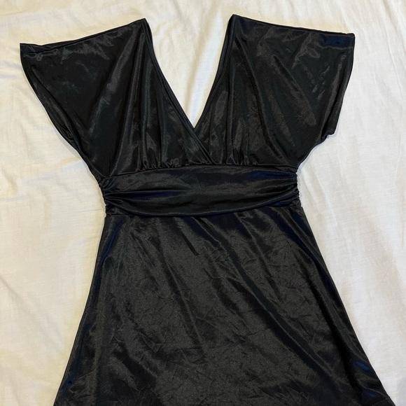 Satin black v neck top - Picture 6 of 6